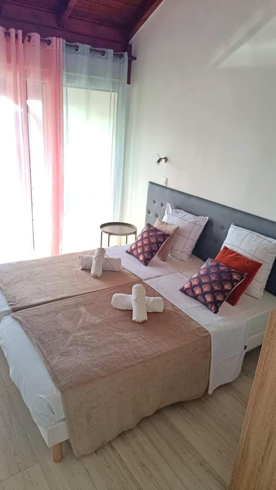Duplex Rose Porcelaine - Vue Mer- Malendure Bouillante Extérieur photo